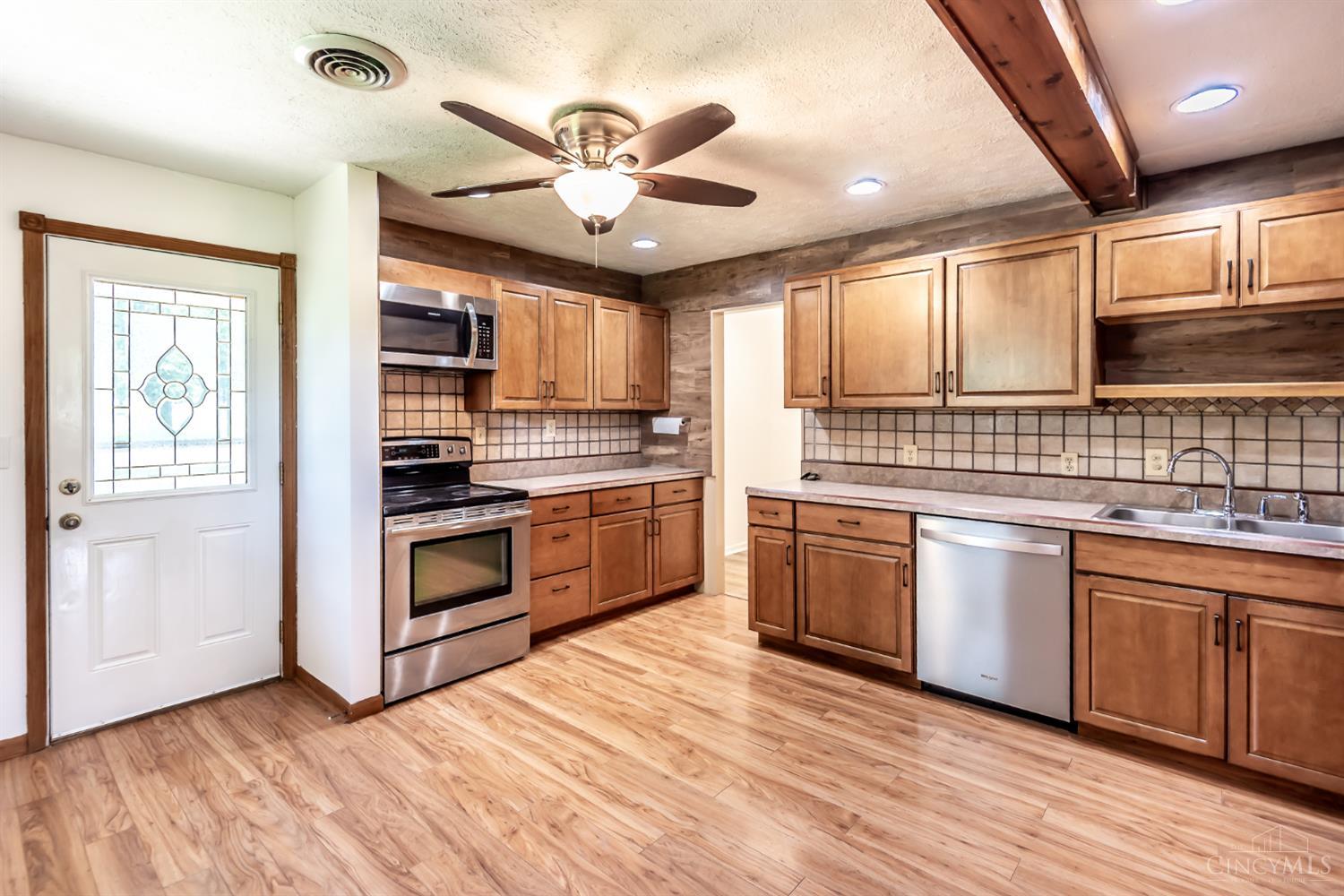 3730 Greentree Road Property Photo 13