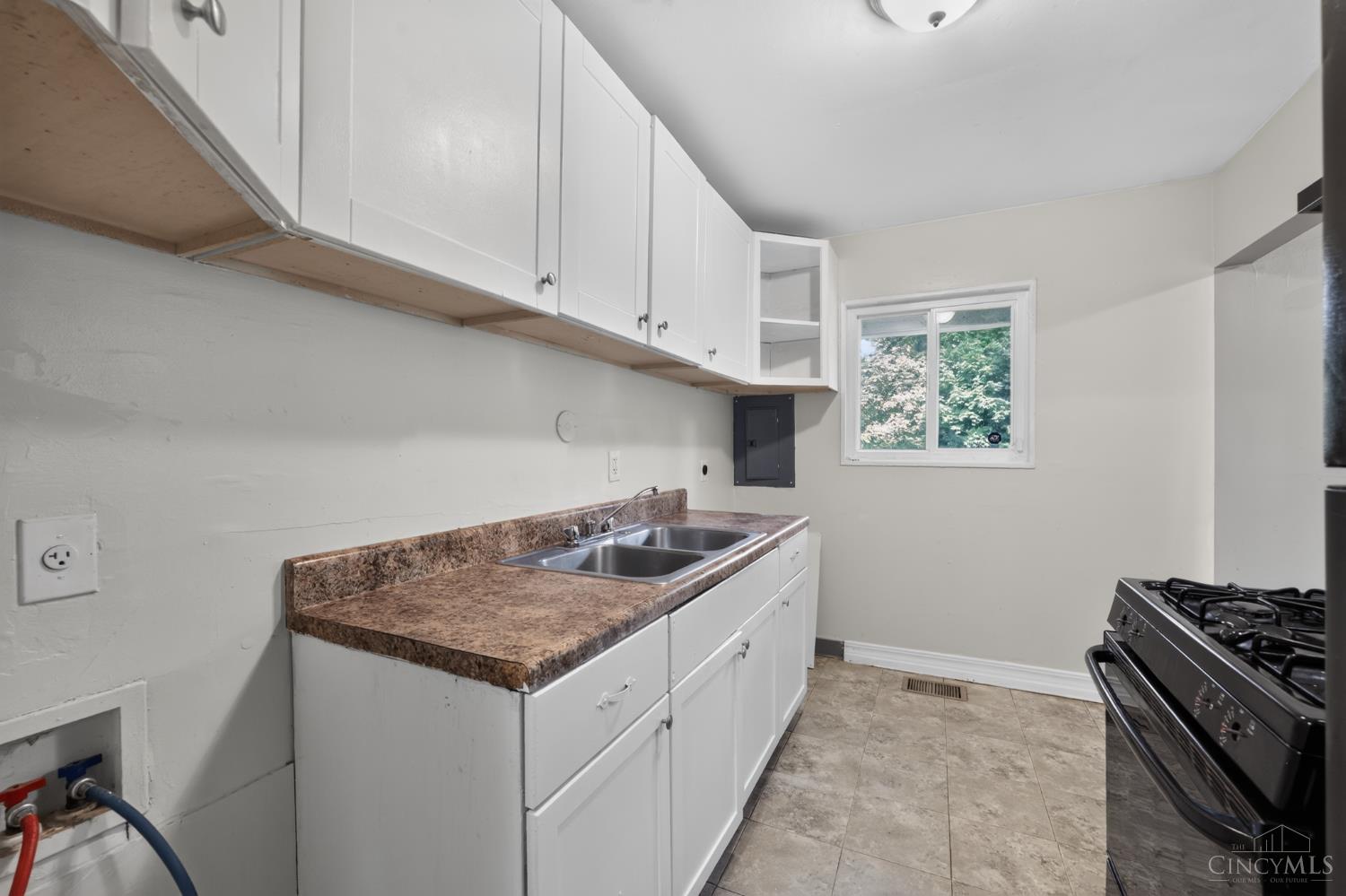 8760 Grenada Drive Property Photo 15