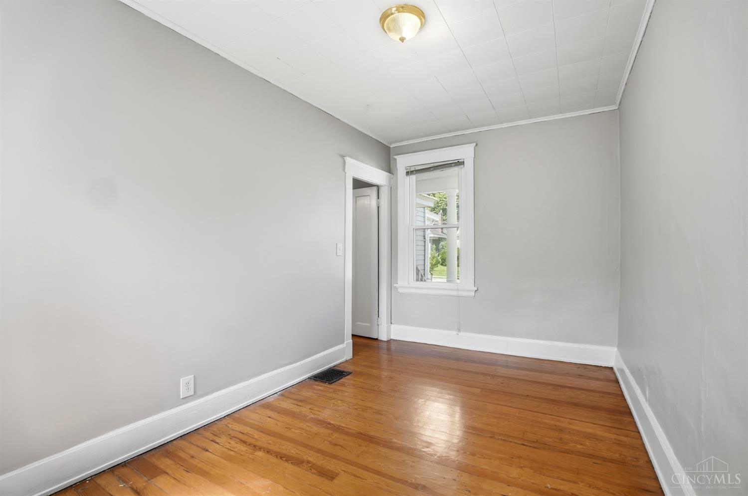 3784 Isabella Avenue Property Photo 11