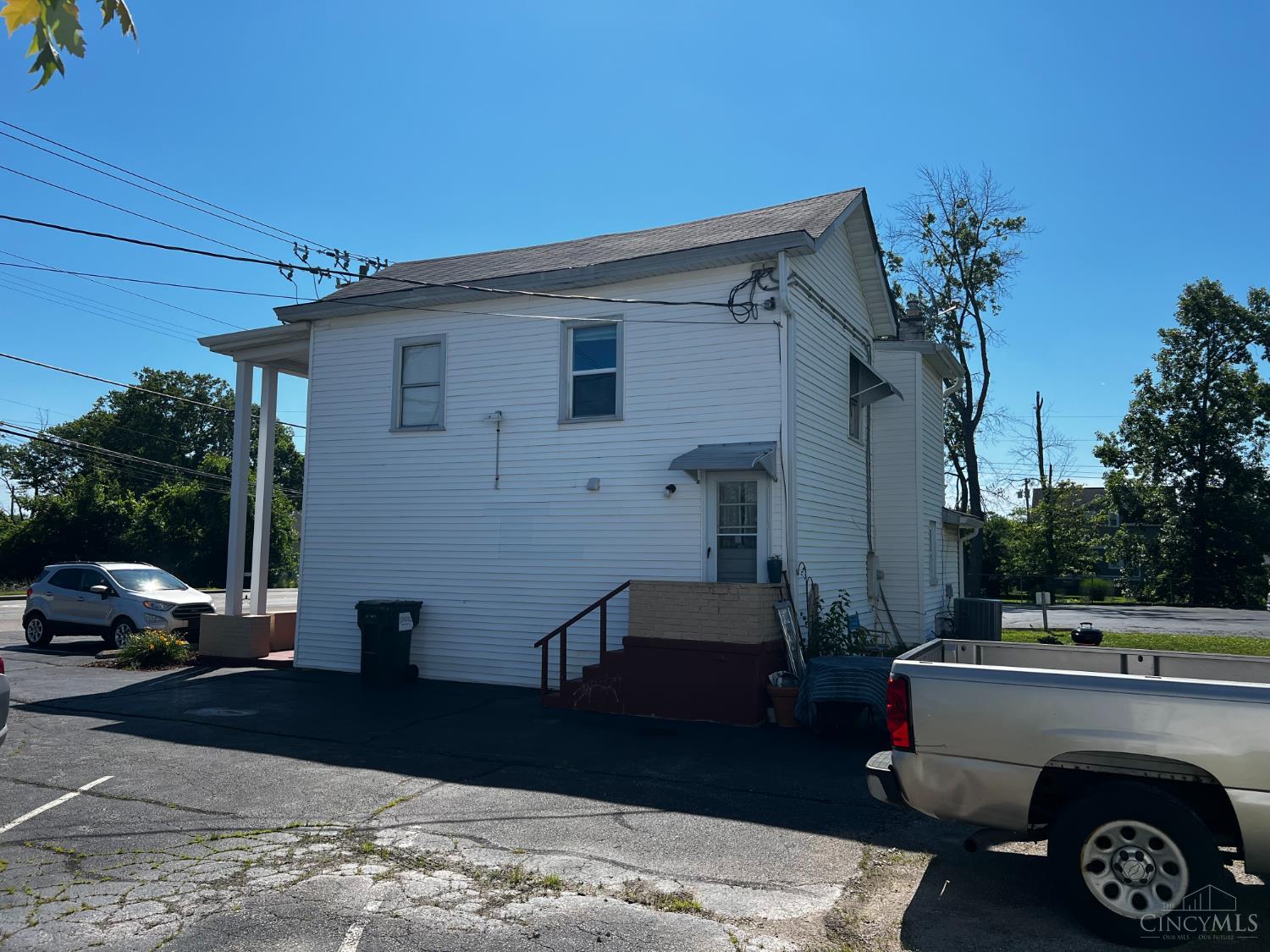 531 Old St Rt 74 Property Photo 4