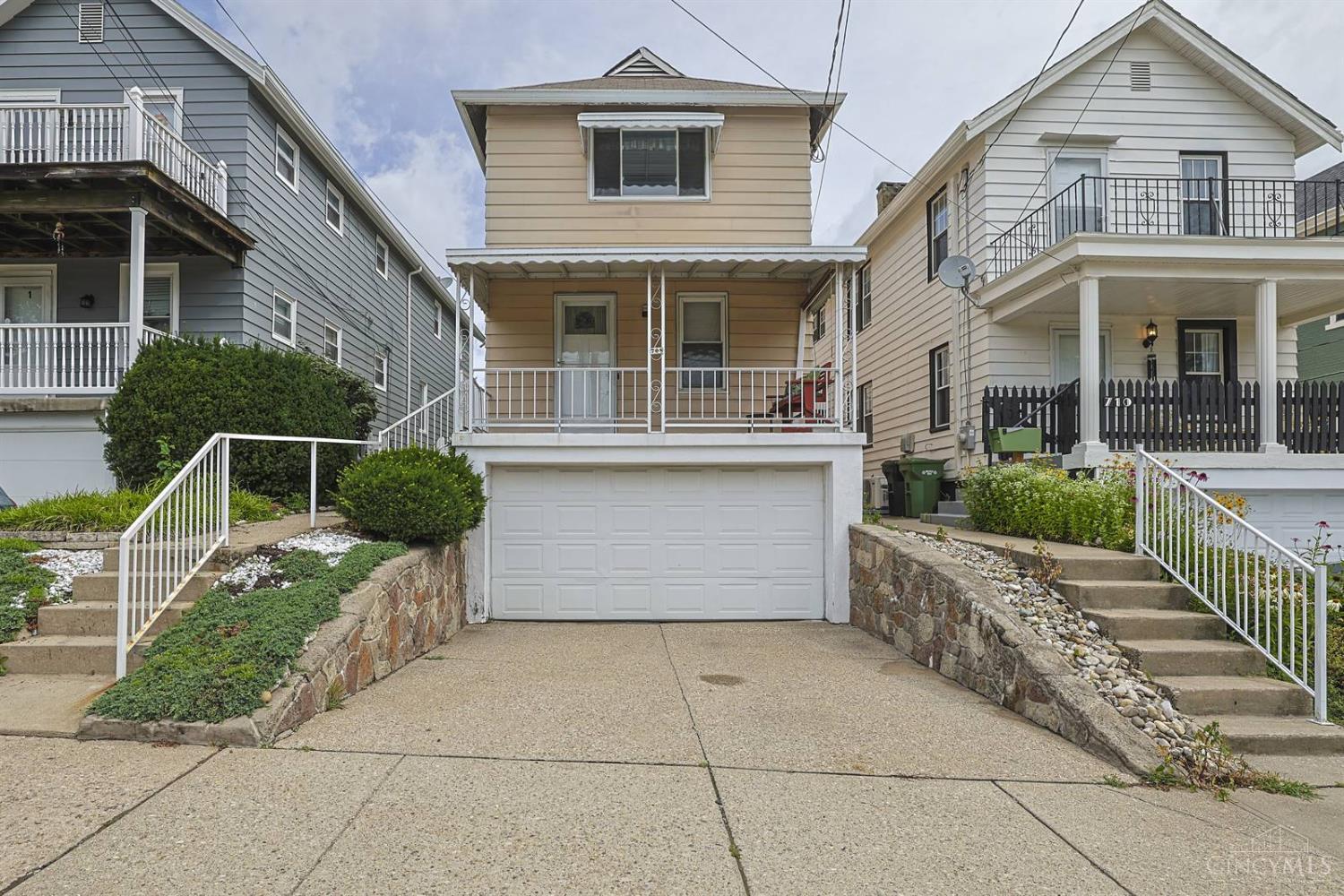 708 E Ross Avenue Property Photo 1