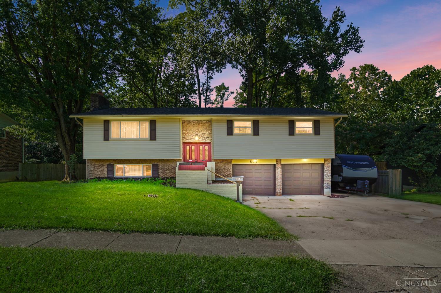 804 Victoria Drive Property Photo 2