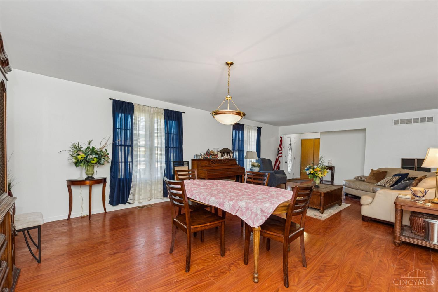 10228 Springbeauty Lane Property Photo 6