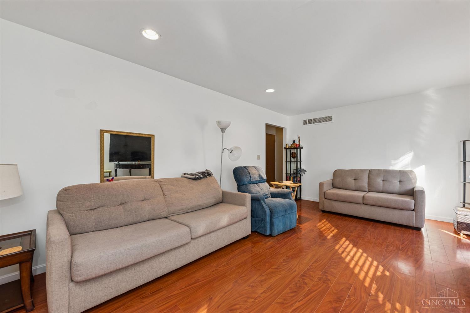 10228 Springbeauty Lane Property Photo 13
