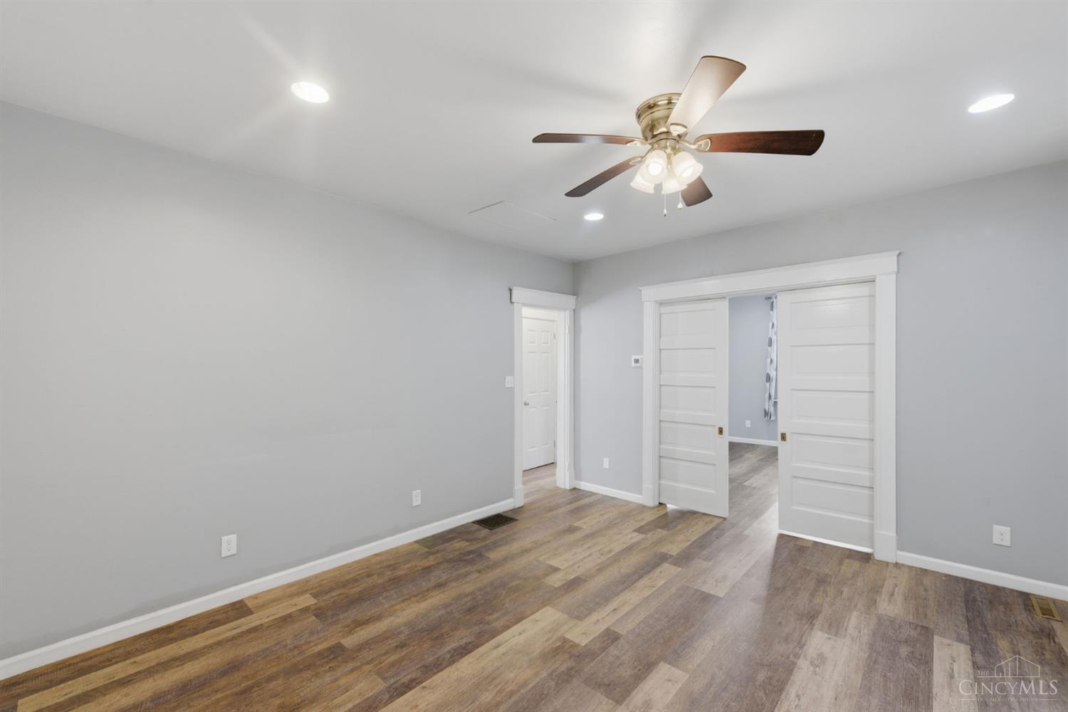 3329 Hackberry Street Property Photo 11