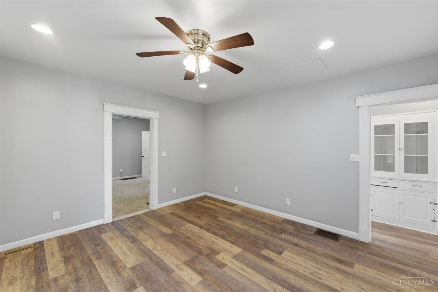 3329 Hackberry Street Property Photo 13