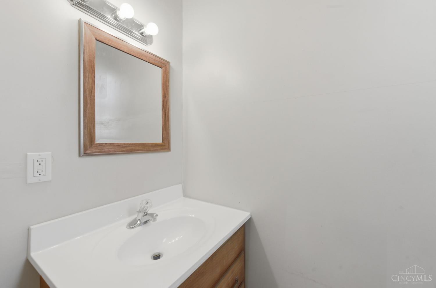 3329 Hackberry Street Property Photo 14