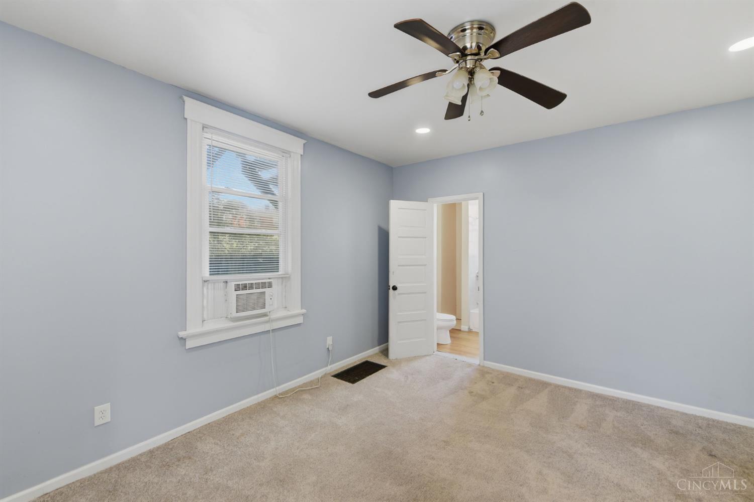3329 Hackberry Street Property Photo 16
