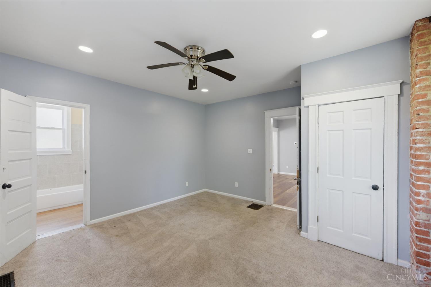 3329 Hackberry Street Property Photo 17