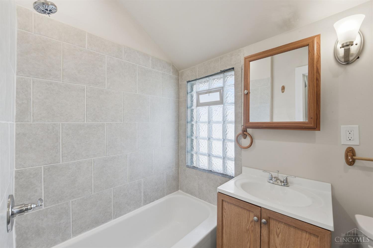 3329 Hackberry Street Property Photo 19