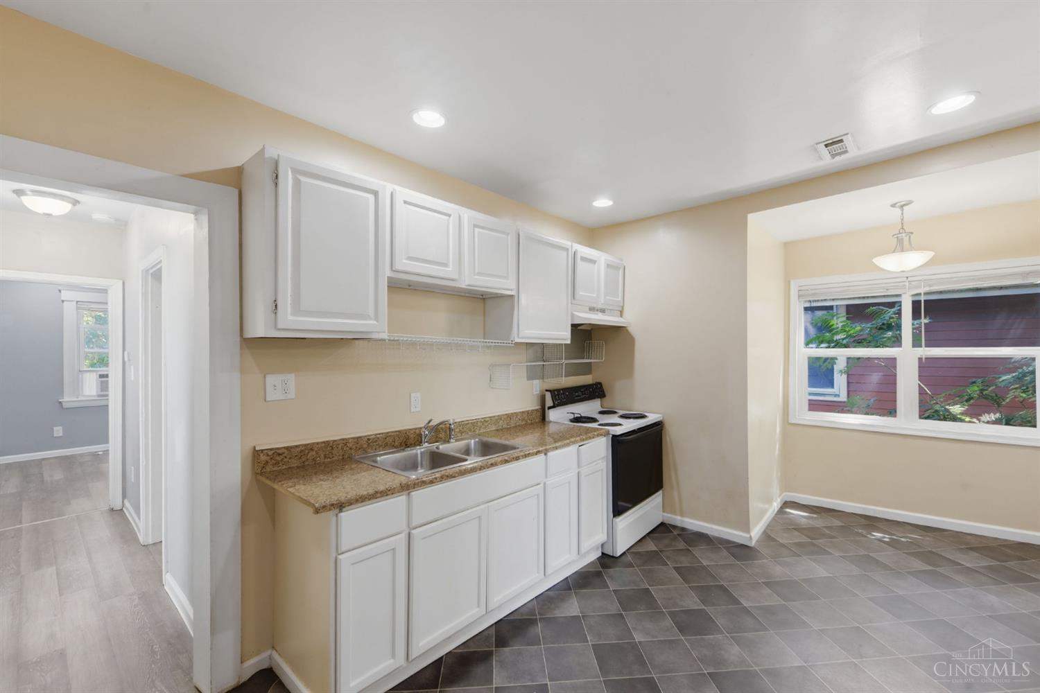 3329 Hackberry Street Property Photo 21