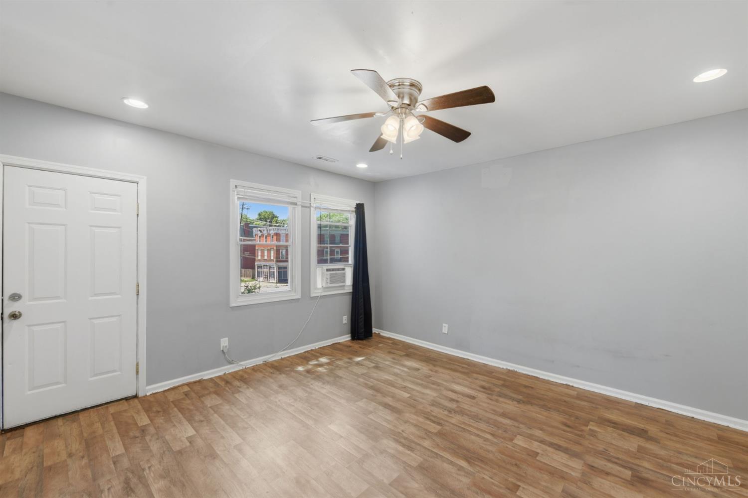 3329 Hackberry Street Property Photo 34