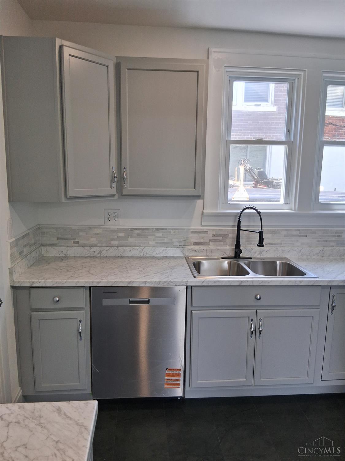1915 Neyer Avenue Property Photo 14