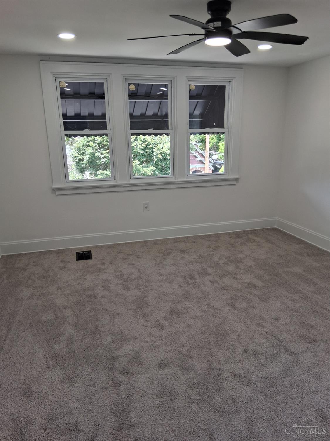 1915 Neyer Avenue Property Photo 25