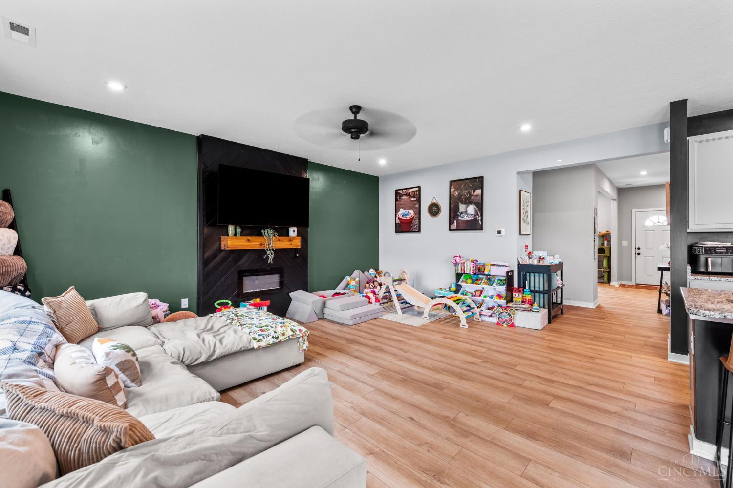 3388 Sunbeam Place Property Photo 11