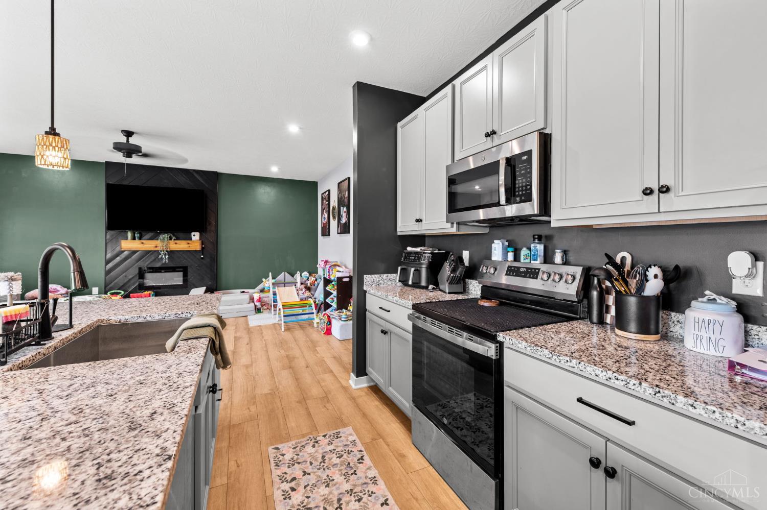 3388 Sunbeam Place Property Photo 16