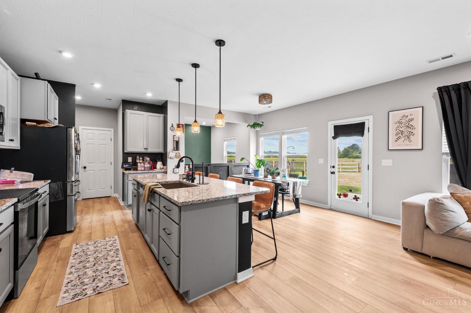 3388 Sunbeam Place Property Photo 17