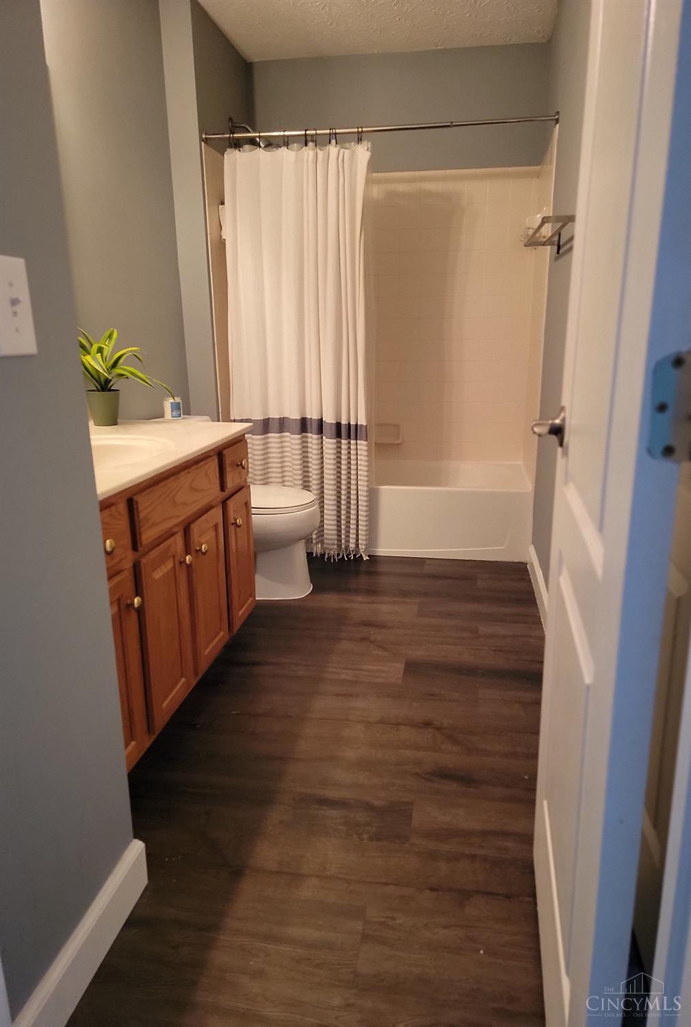5892 Stonebridge Circle Property Photo 12