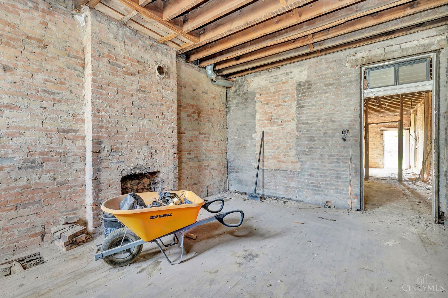 1602 John Street Property Photo 6