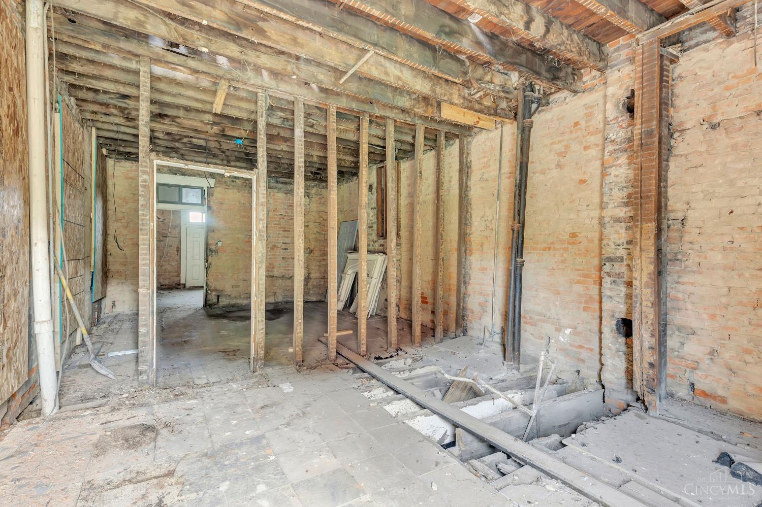 1602 John Street Property Photo 9