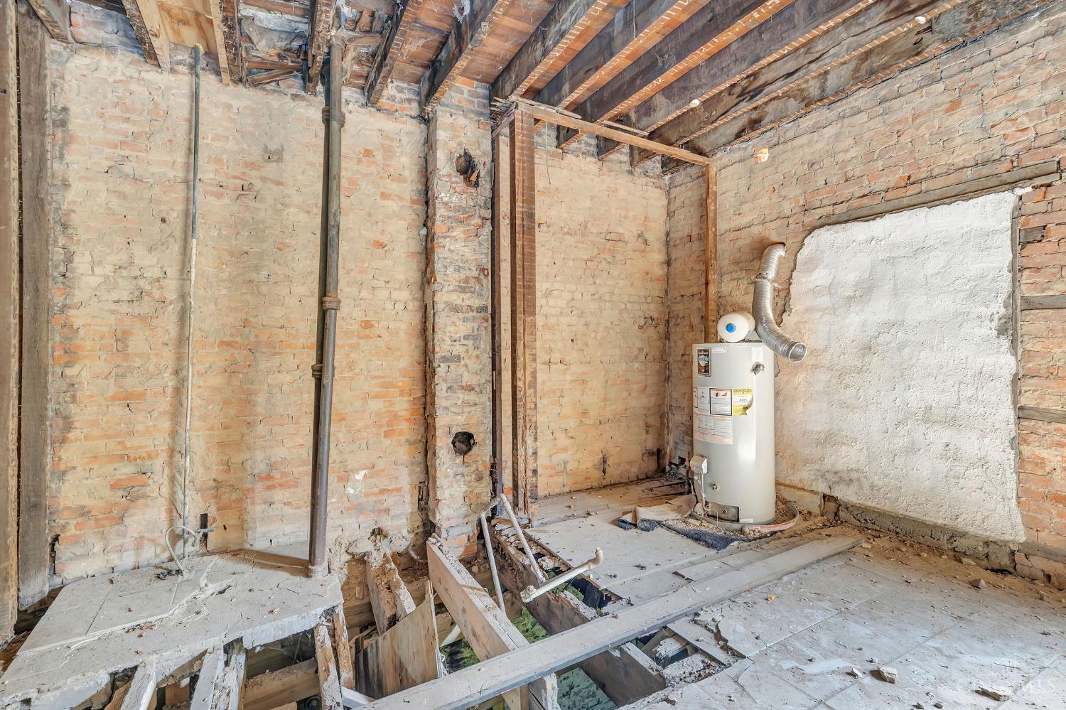 1602 John Street Property Photo 10