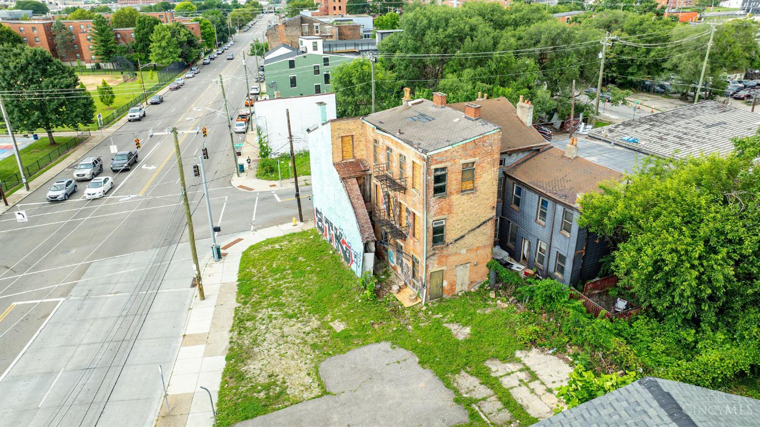 1602 John Street Property Photo 14