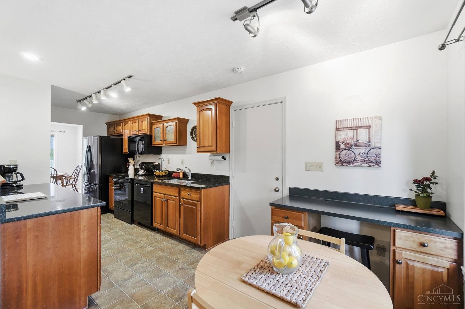 1460 Ebenezer Road Property Photo 13