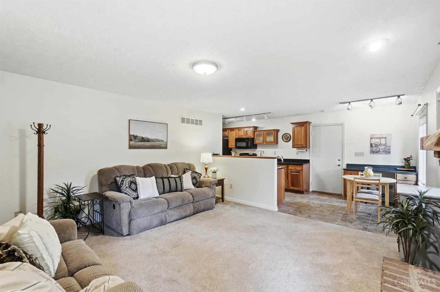 1460 Ebenezer Road Property Photo 17