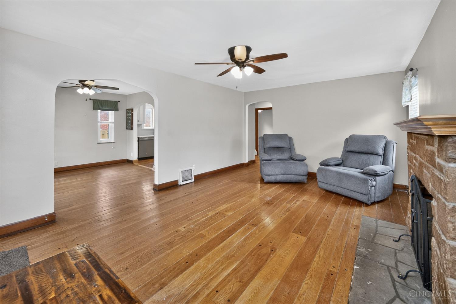 2169 Glenside Avenue Property Photo 5