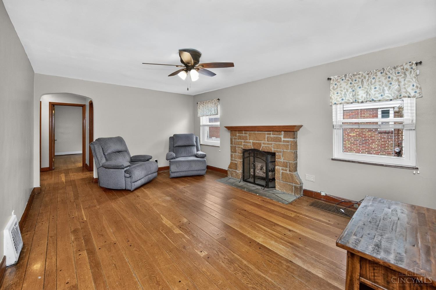 2169 Glenside Avenue Property Photo 6