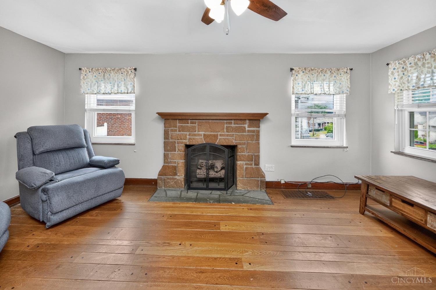 2169 Glenside Avenue Property Photo 7