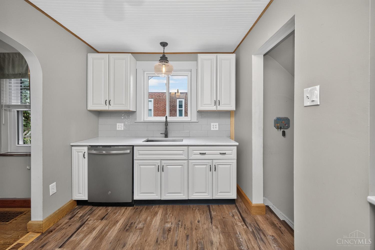 2169 Glenside Avenue Property Photo 12