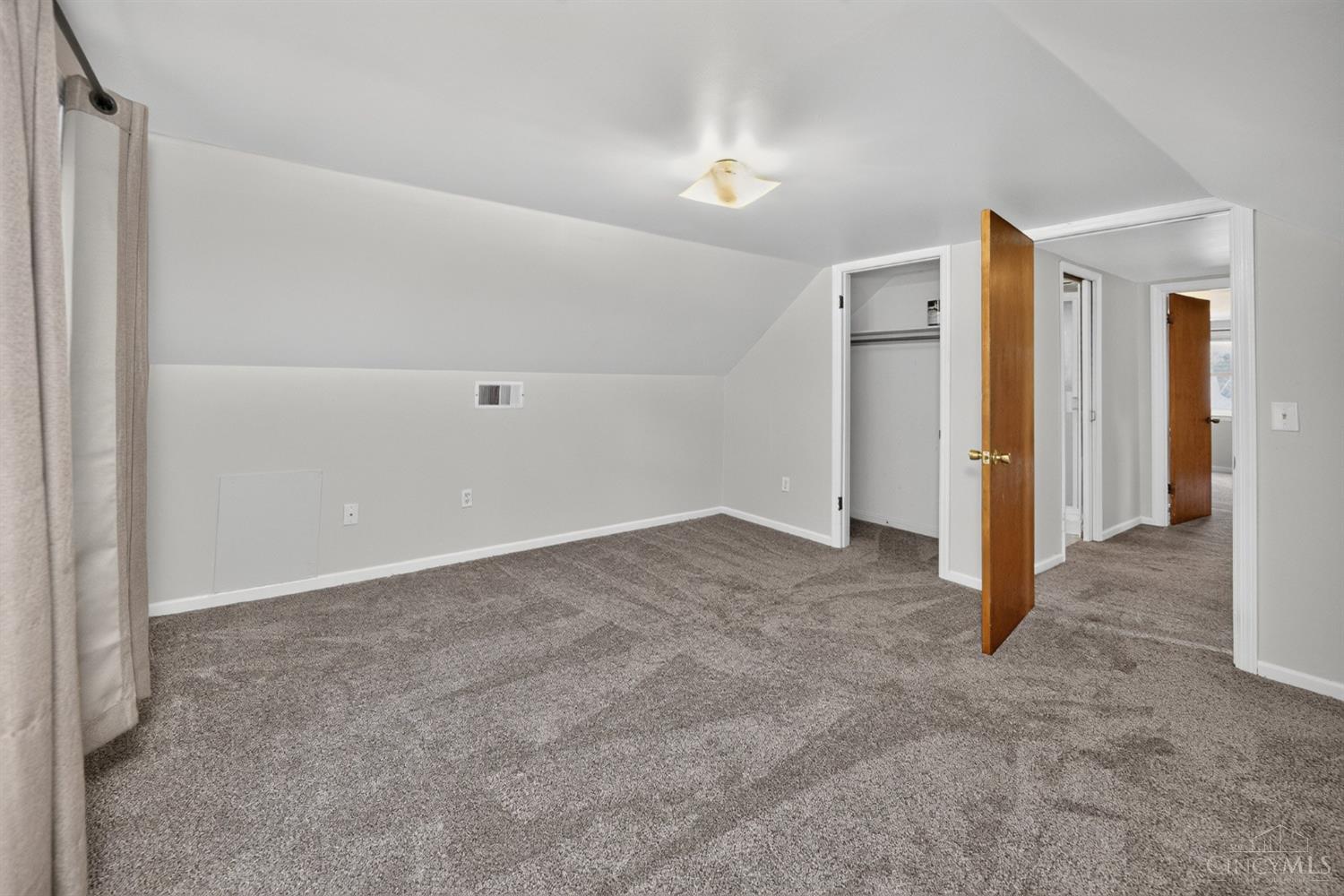 2169 Glenside Avenue Property Photo 24