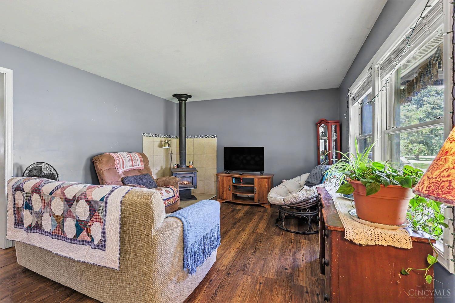 141 Munster Drive Property Photo 3