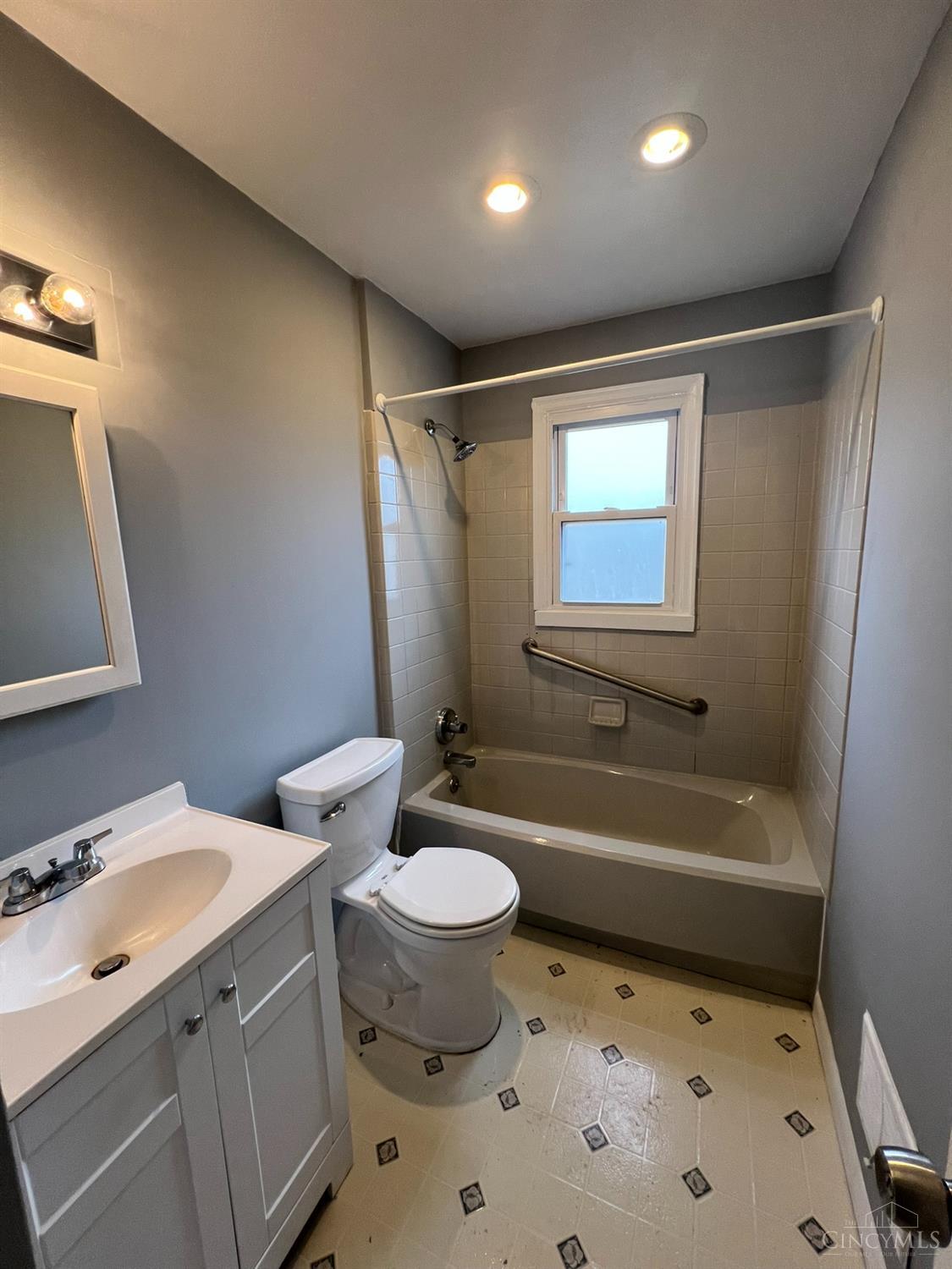 451 Lloyd Place Property Photo 9