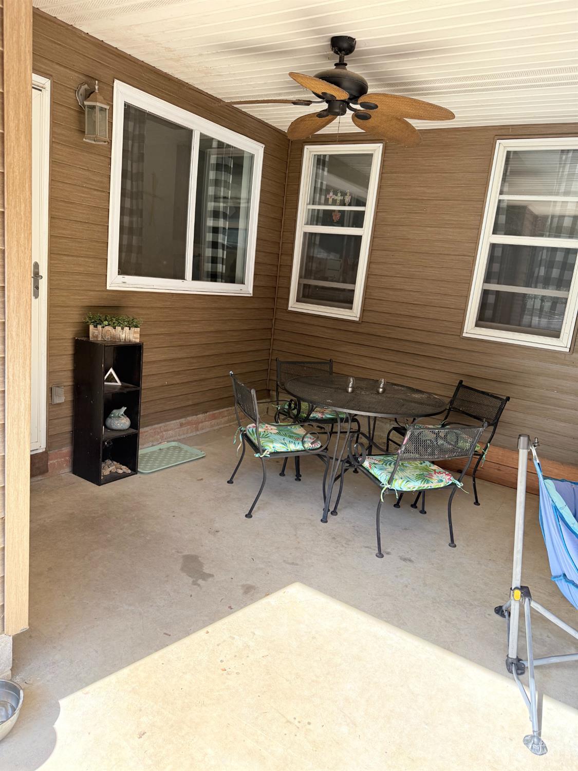 7975 Hinkle Road Property Photo 17