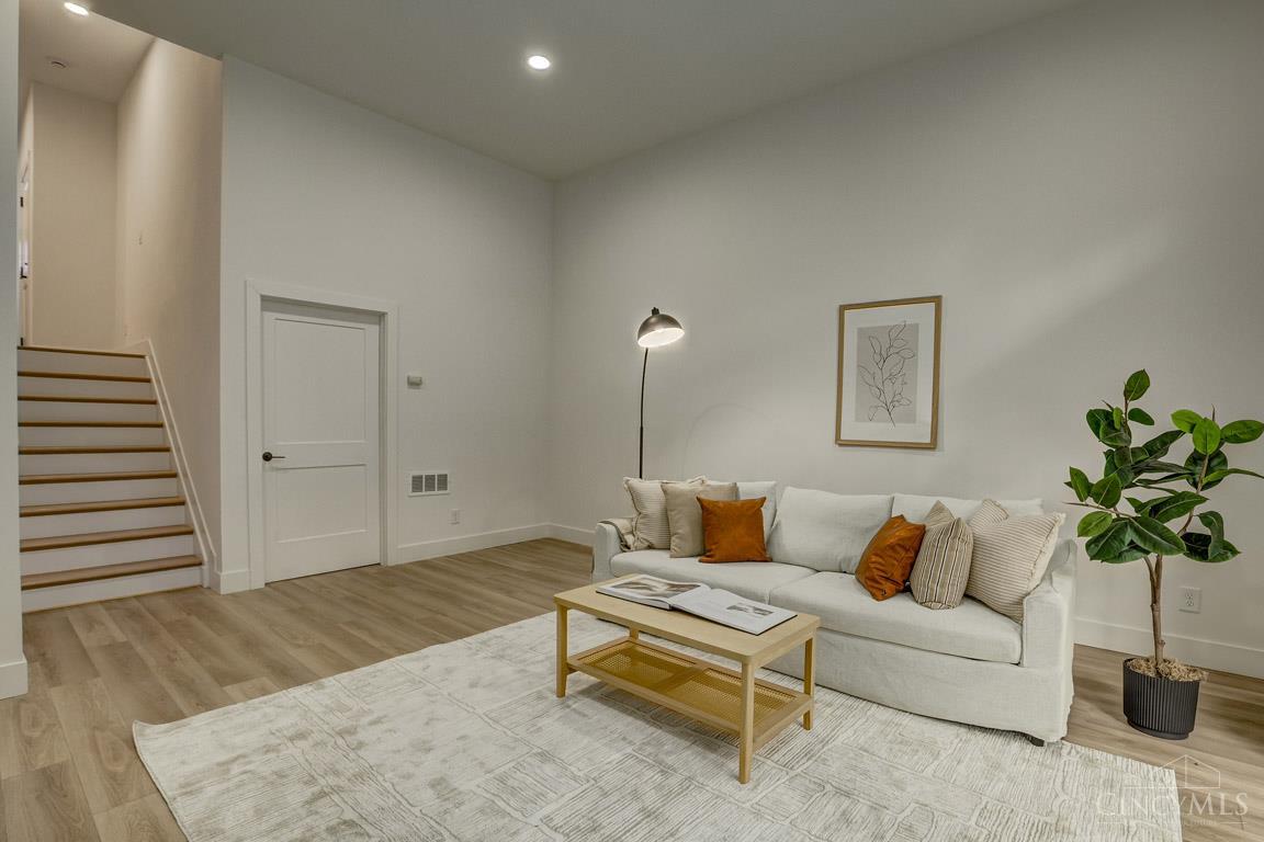 967 Windsor Street Property Photo 11