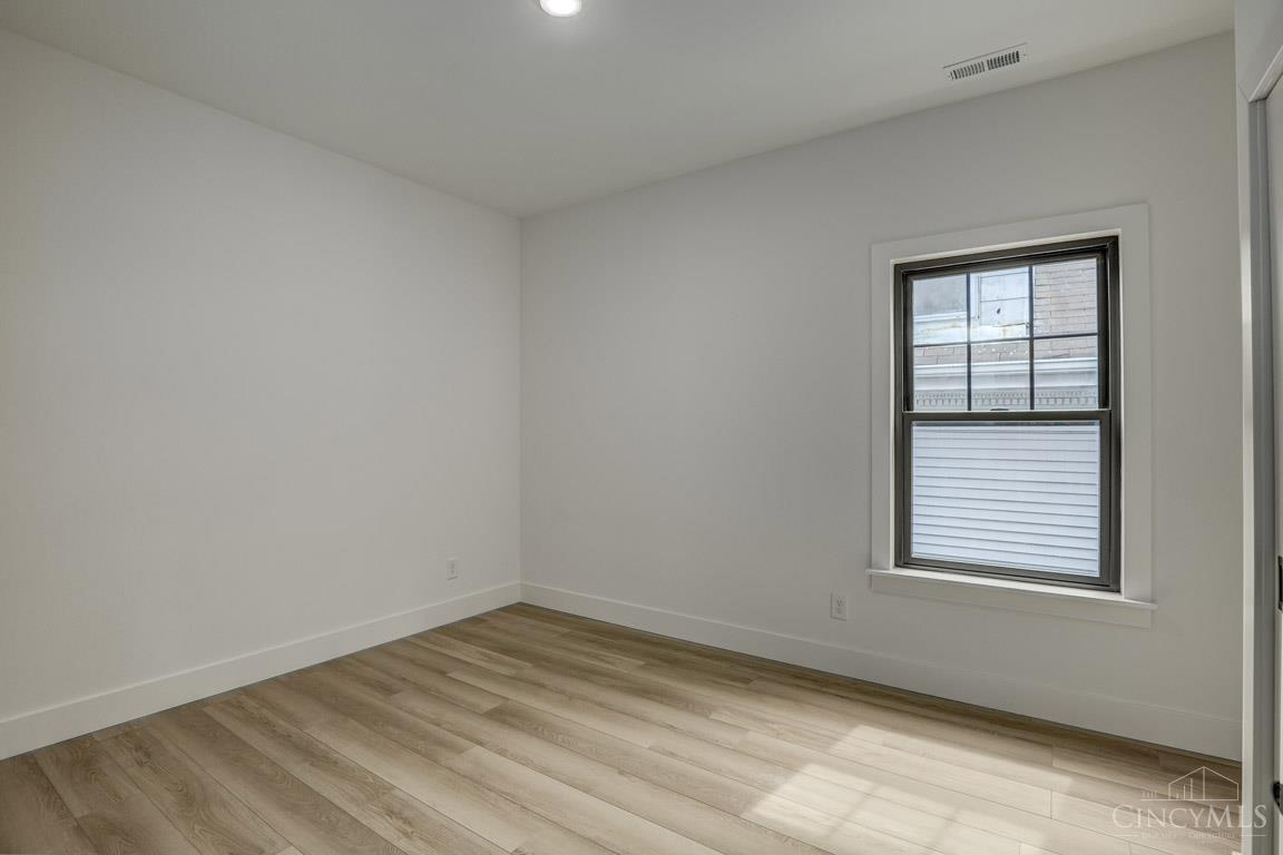 967 Windsor Street Property Photo 15