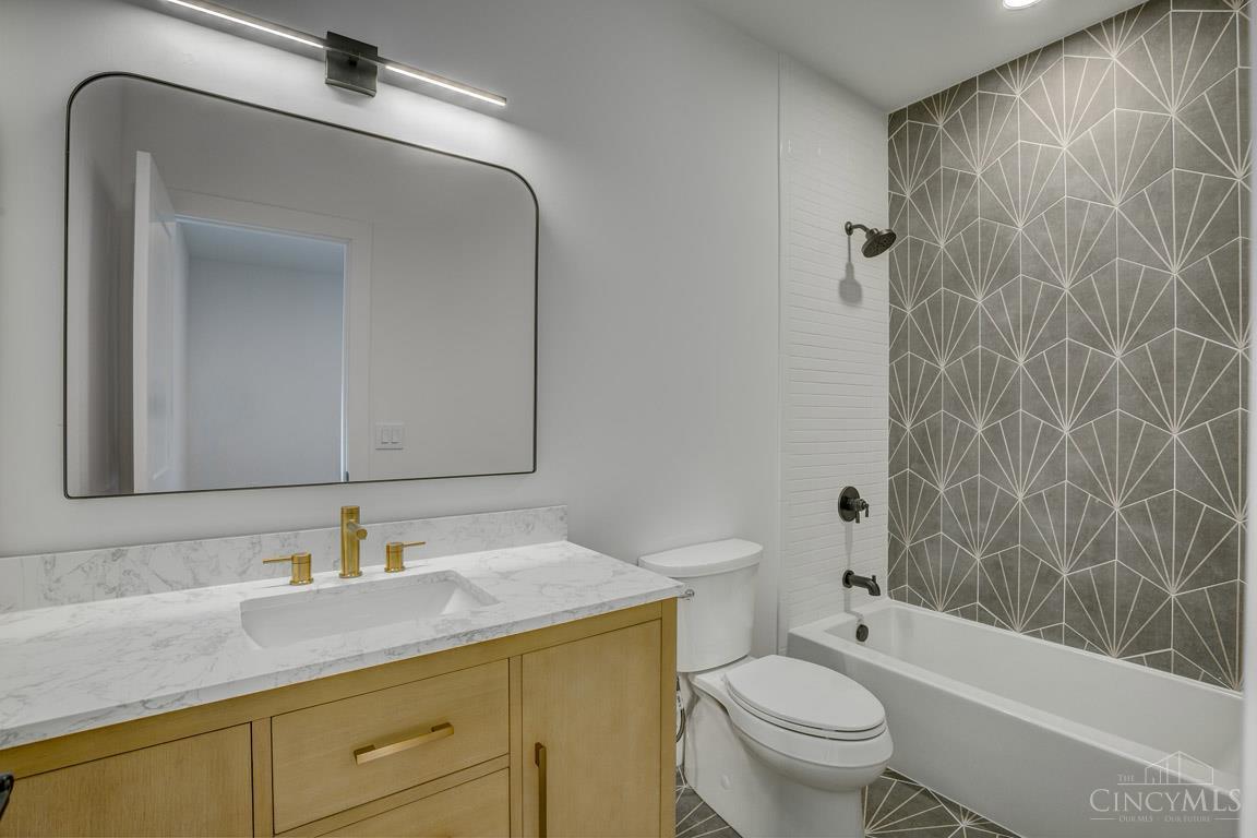 967 Windsor Street Property Photo 17