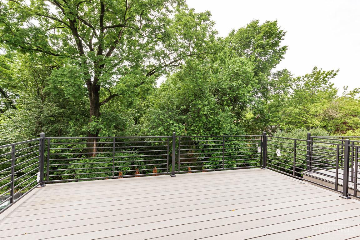 967 Windsor Street Property Photo 20