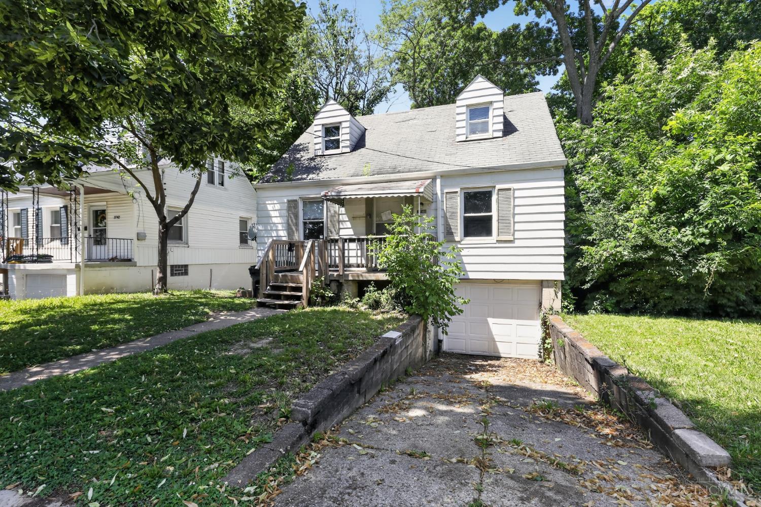 3746 Anioton Court Property Photo 2