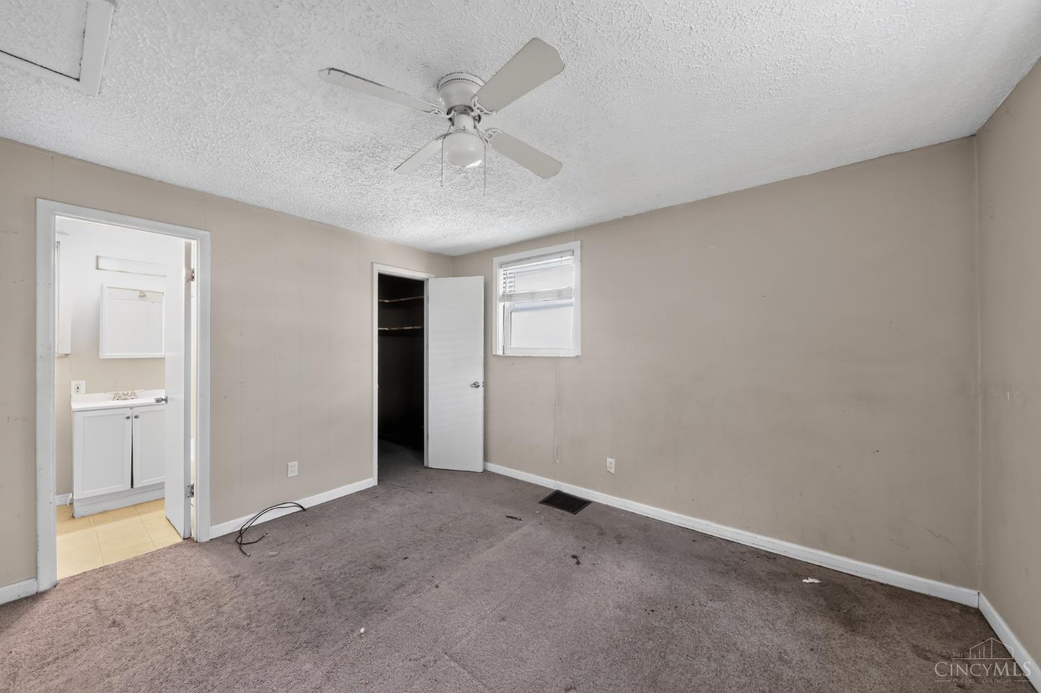 3746 Anioton Court Property Photo 4