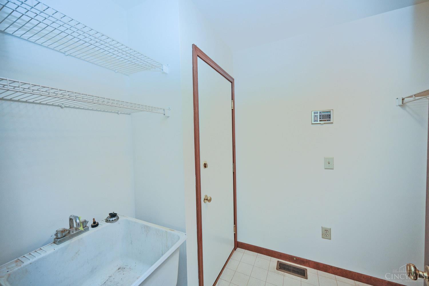 8650 Green Road Property Photo 24