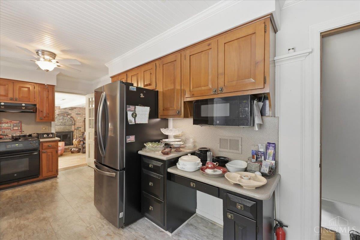 525 Overhill Lane Property Photo 7