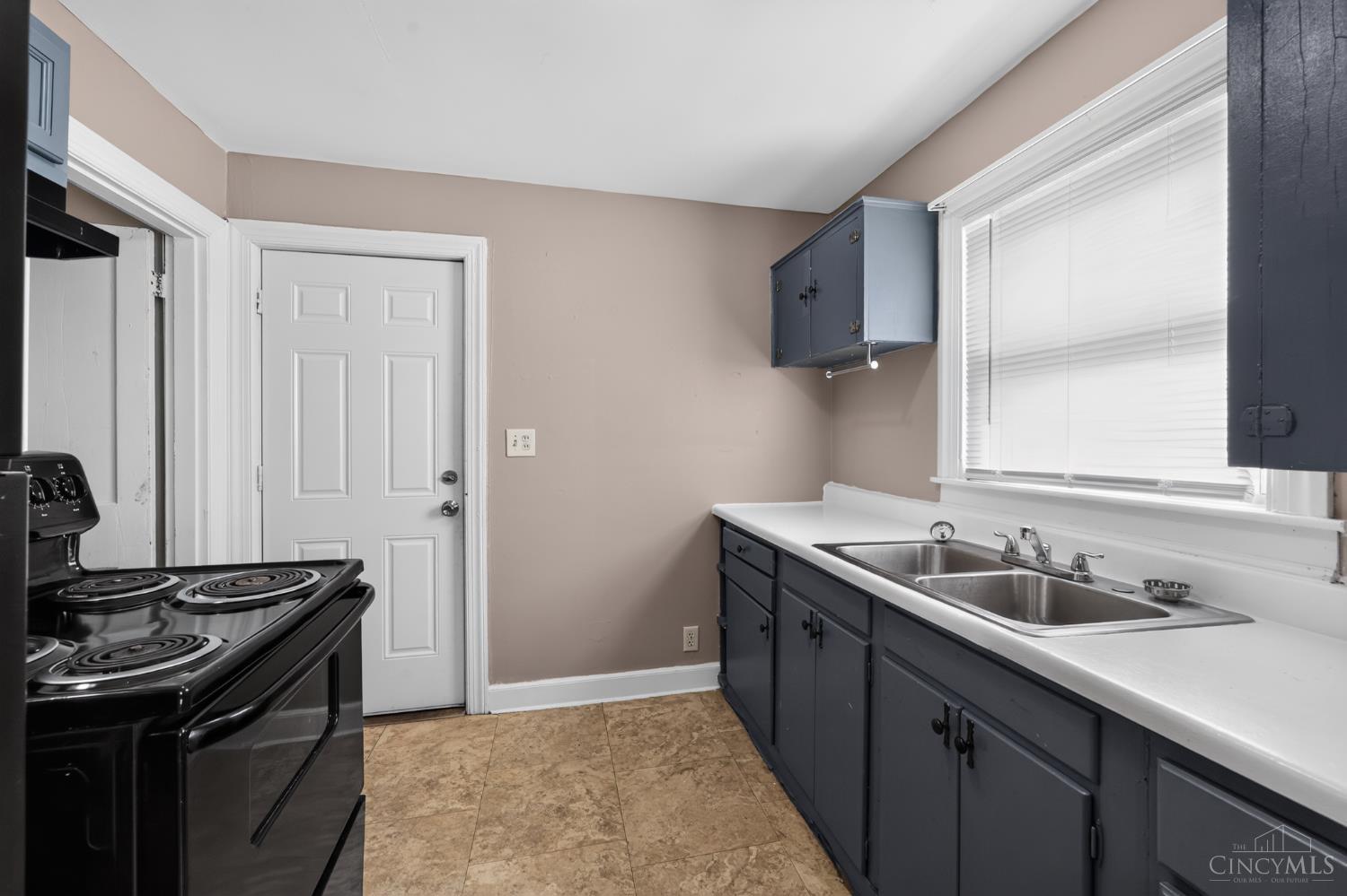 217 Webster Avenue Property Photo 10
