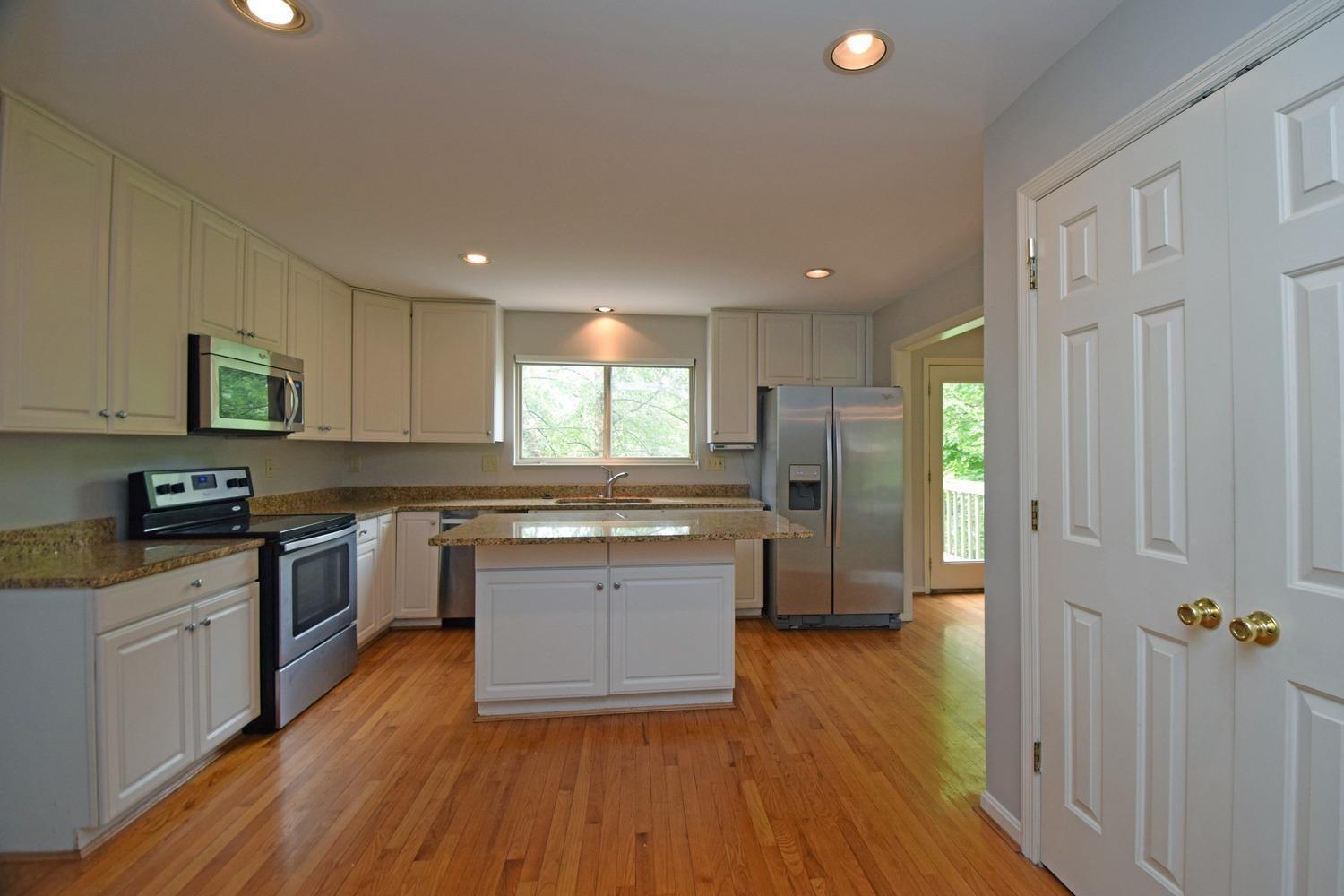 6490 Glenarbor Drive Property Photo 11