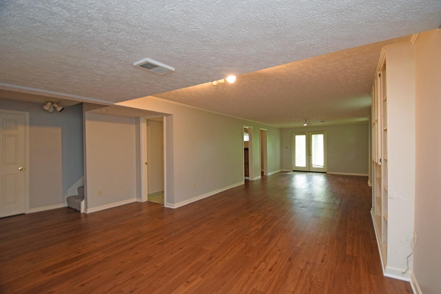 6490 Glenarbor Drive Property Photo 31