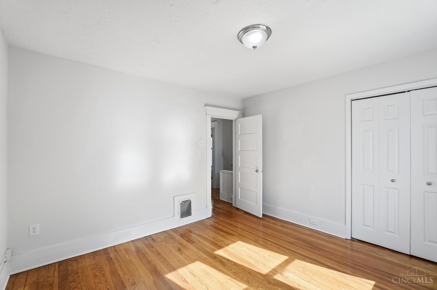 W 2105 Clifton Avenue Property Photo 23