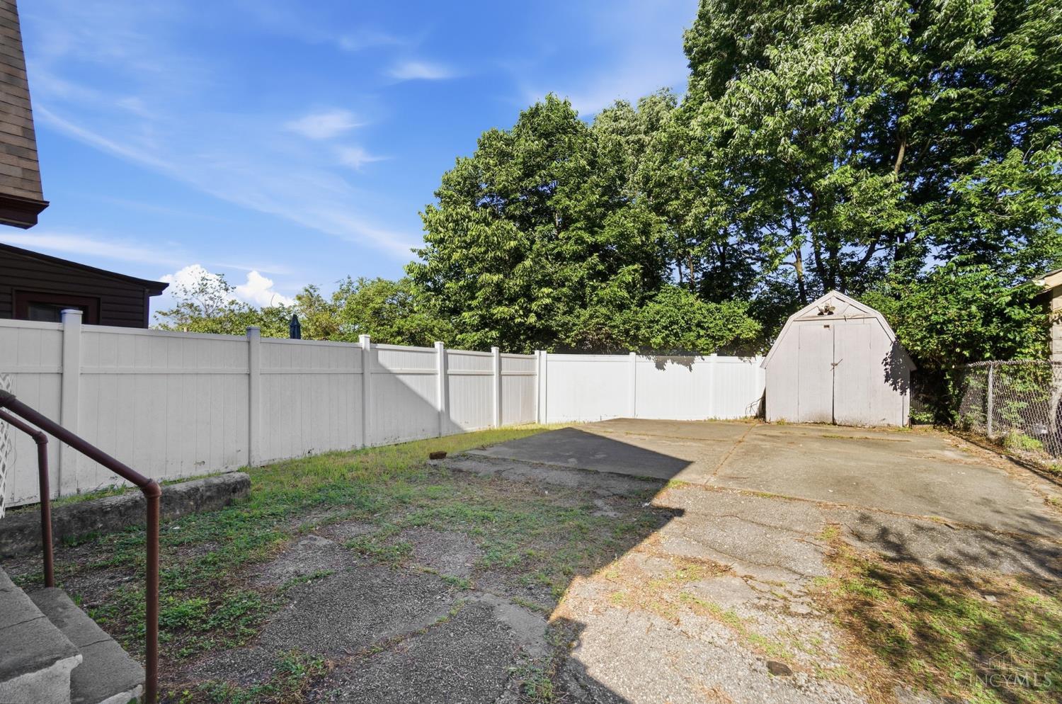 W 2105 Clifton Avenue Property Photo 28