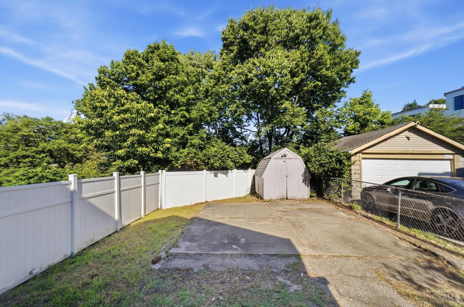 W 2105 Clifton Avenue Property Photo 31